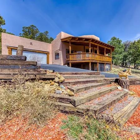 White Mountain Retreat Villa